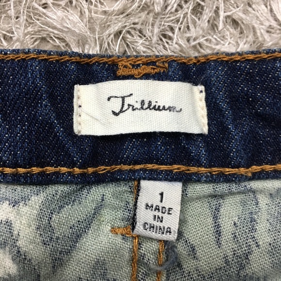 CUT OFF DENIM SHORTS 🔥 - Picture 2 of 3